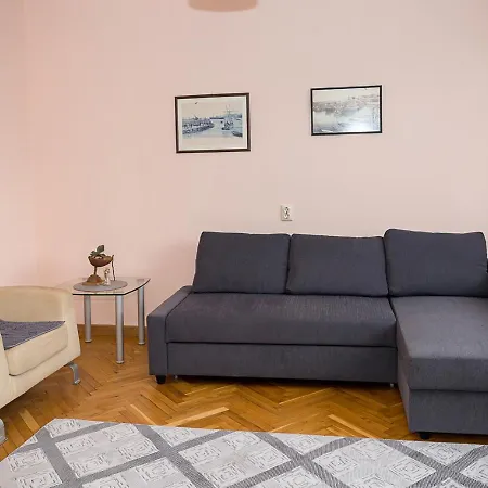 Two Bedroom Retreat I Near Municipality *
