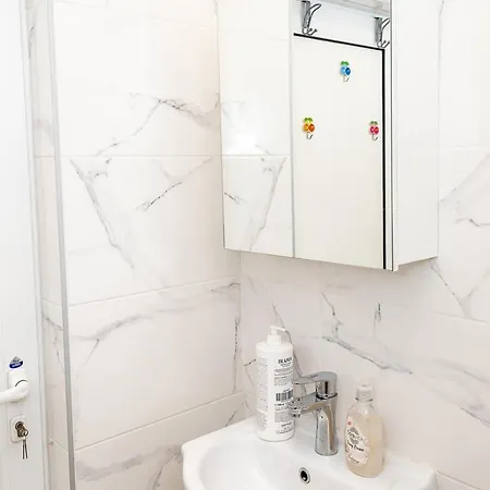 Apartment Two Bedroom Retreat I Near Municipality